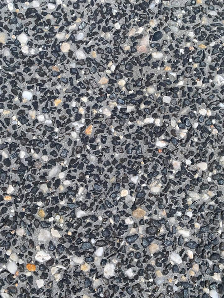 Exposed aggregate concrete finish by Dunrite Concreting